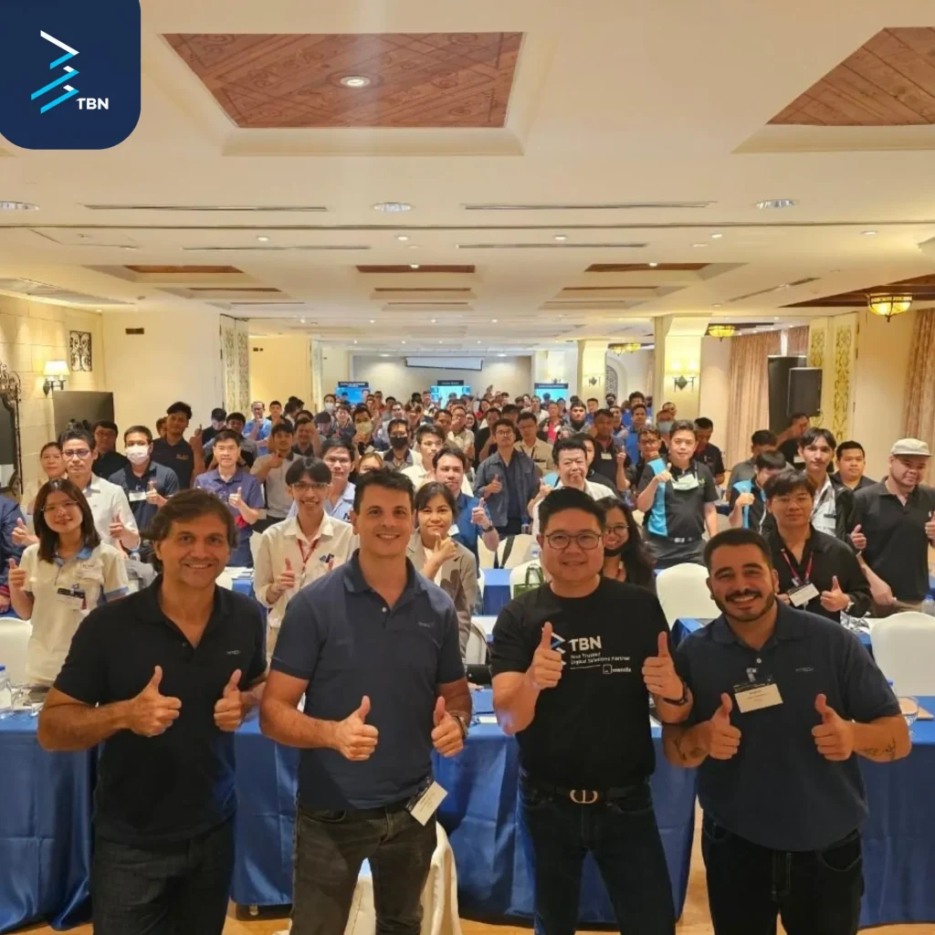 speaker and ceo with audience in smart manufacturing by tbn